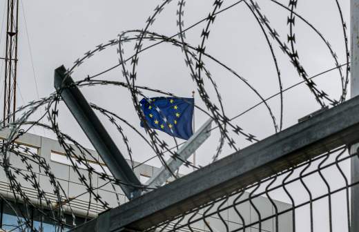 
                    Reuters узнало о предложении Европы по отказу от размещения сил НАТО на Украине

        