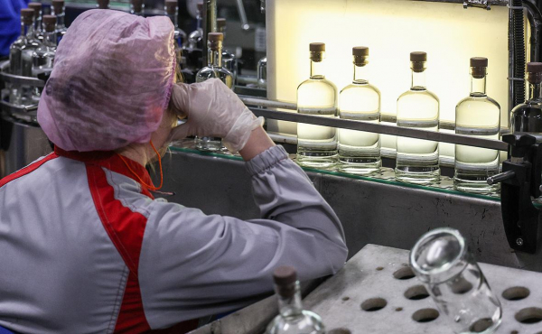 
                    ФАС разрешила &laquo;Росспиртпрому&raquo; купить крупнейшего производителя водки
                