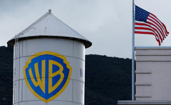 
                    Компания зятя Трампа отказалась от участия в поглощении Warner Bros.
                
