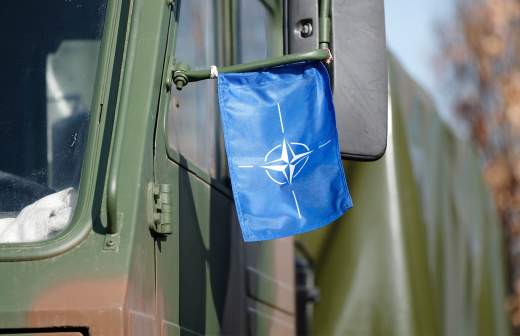
                    В Кремле заявили об отсутствии в России сторонников конфронтации с НАТО

        