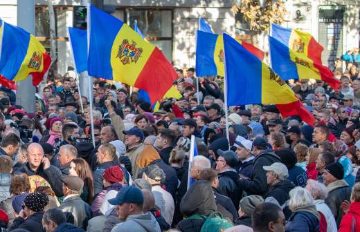 
                    Оппозиционные Санду силы лидируют на выборах в Молдавии

        