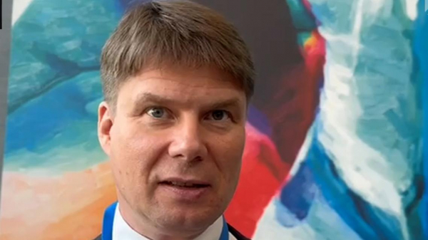 Депутат бундестага объяснил имидж «путинферштейеров»
Депутат бундестага объяснил имидж «путинферштейеров»