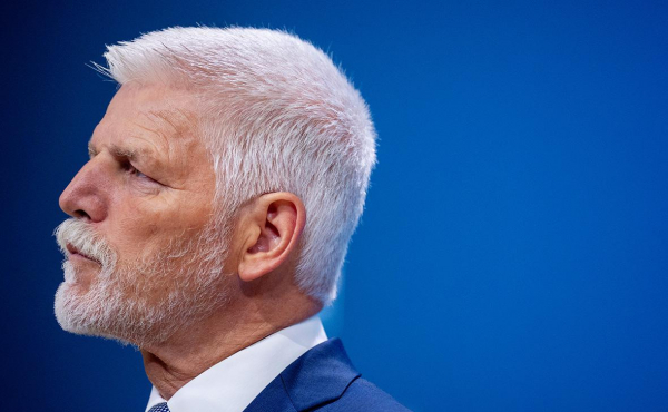 
                    Президент Чехии не исключил, что НАТО придется сбивать дроны над Европой
                