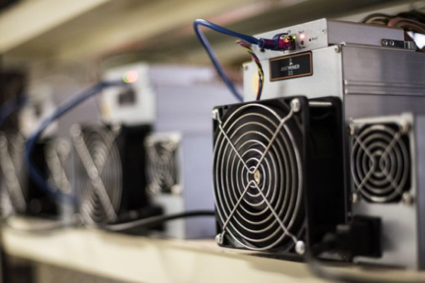 Майнер-одиночка добыл блок биткоина и заработал $347 000