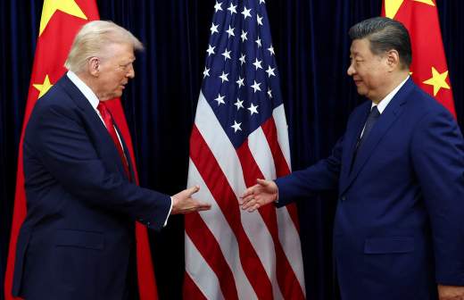 
                    Трамп сообщил о проведении еженедельных телефонных разговоров с Си Цзиньпином

        