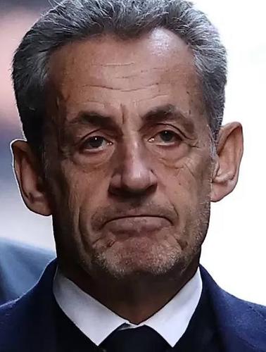 Бывший президент Франции Николя Саркози получил тёплый приём в тюрьме Ла-Сант&eacute;