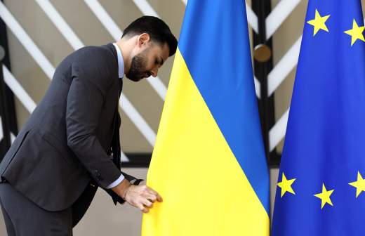 
                    На Украине Умерова заподозрили в желании дать показания ФБР на Зеленского и Ермака

        