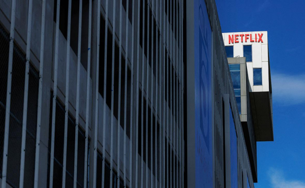 
                    WSJ рассказала, зачем команда Трампа может помешать &laquo;мегасделке&raquo; Netflix
                