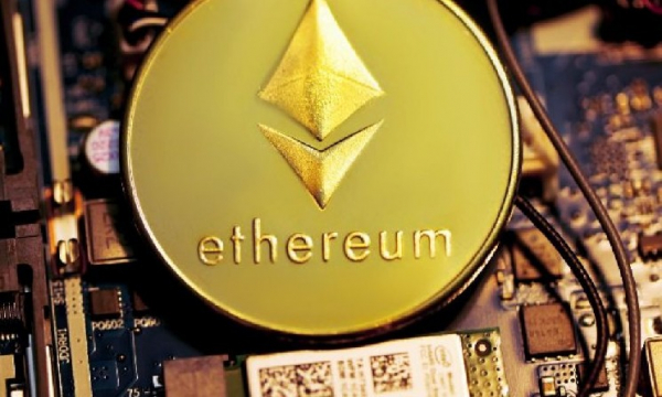 Значительный отток средств продолжается из биткоин- и эфириум-ETF