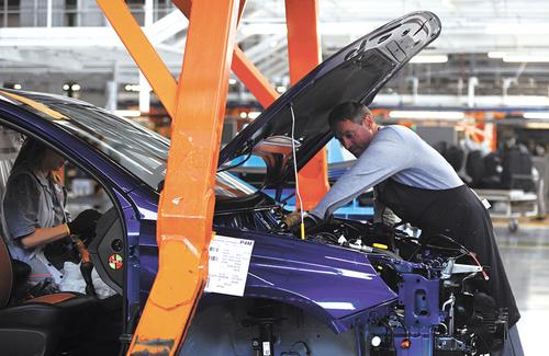 Российский автопром признали худшей отраслью года