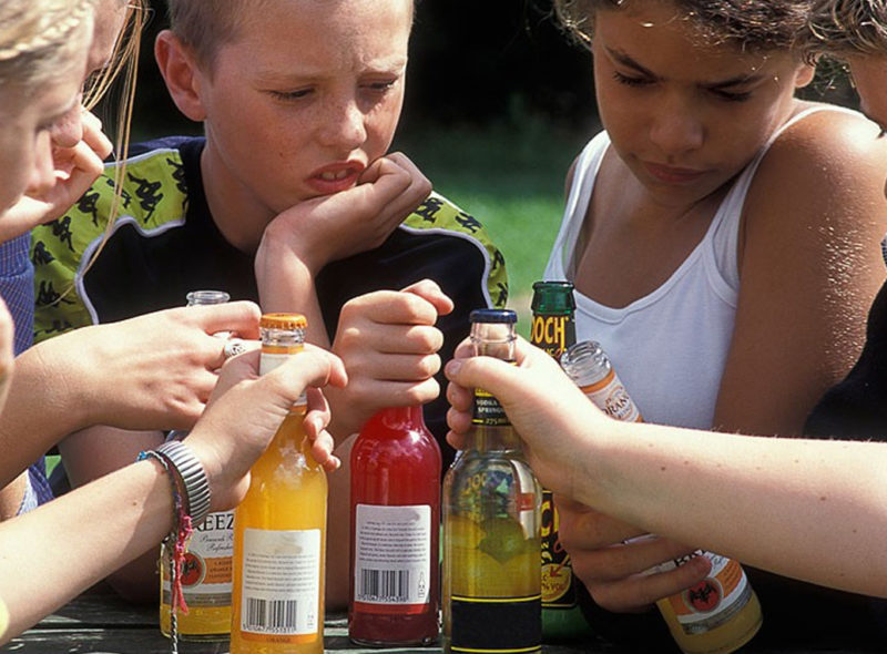Причины и последствия детского алкоголизма