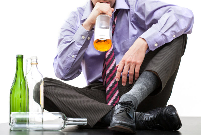Капельница при алкогольной интоксикации: что капают для снятия отравления