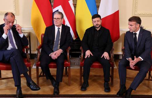 Генсек FPÖ потребовал отправить в отставку главу МИД Австрии за помощь Киеву
Генсек FPÖ потребовал отправить в отставку главу МИД Австрии за помощь Киеву