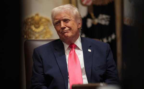 
                    Трамп подал иск против JPMorgan на $5 млрд из-за отказа его обслуживать
                